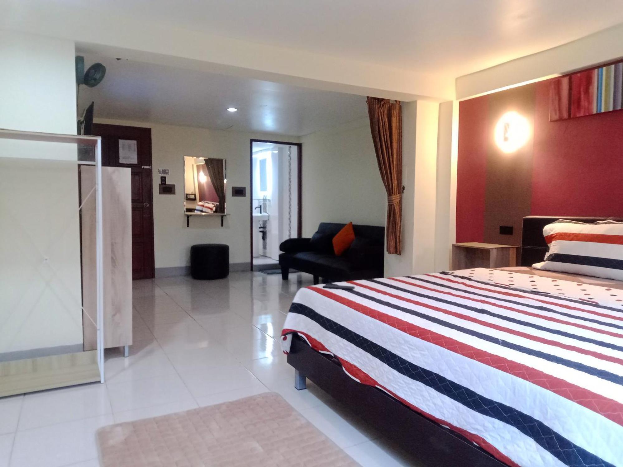 Living Room Guesthouse & Cafe Bar Karon Exterior foto